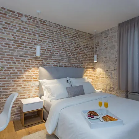 Hotel Bifora Heritage Trogir