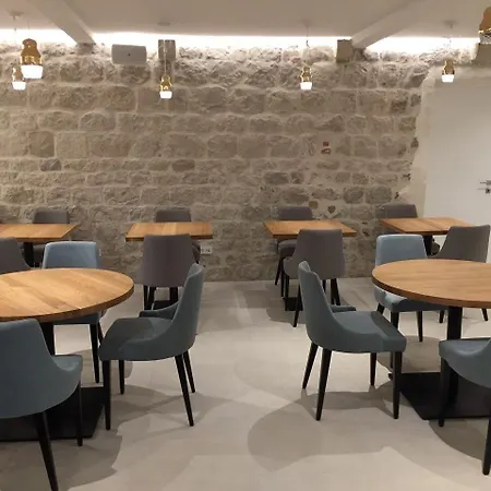 Bifora Heritage 酒店 特罗吉尔